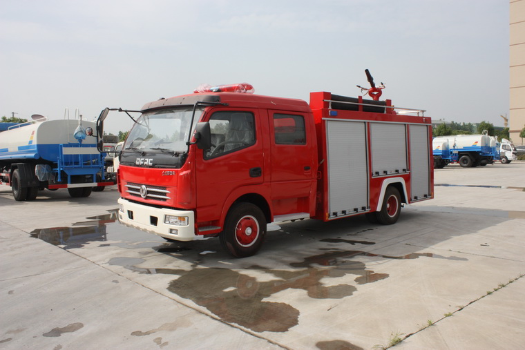 国五3吨 东风多利卡水罐消防车